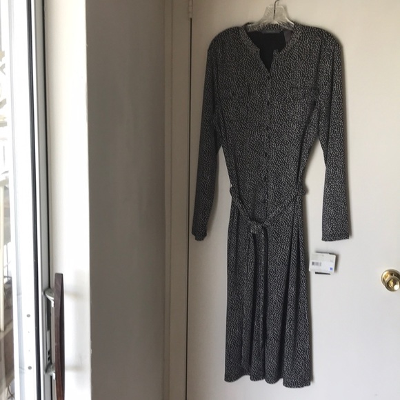 Liz Claiborne Dresses & Skirts - Liz Claiborne long sleeve dress. NWT  XL